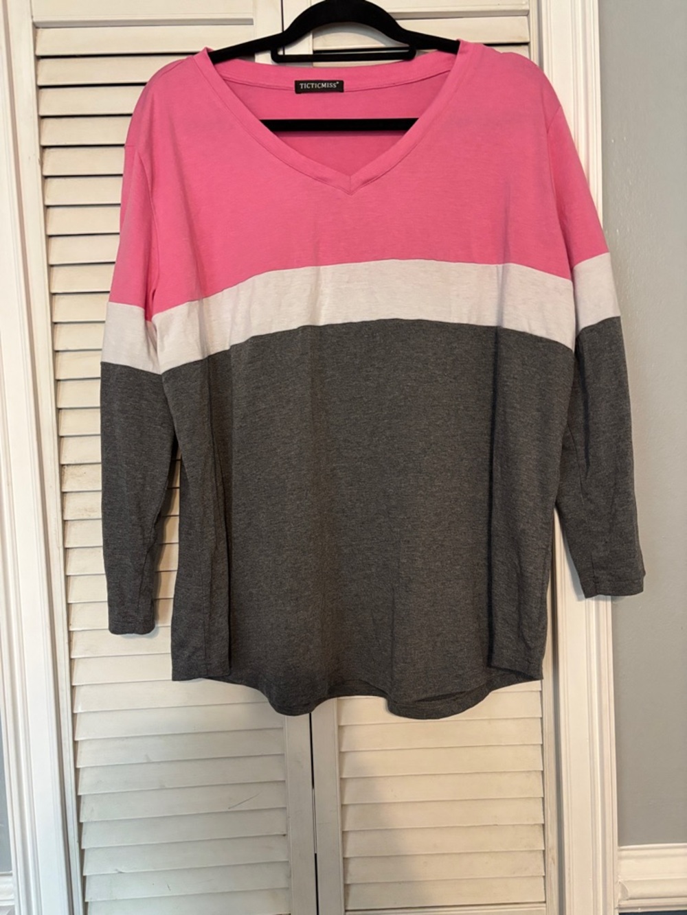 Ticticmiss Pink, White & Gray Colorblock V-Neck Long Sleeve Tee